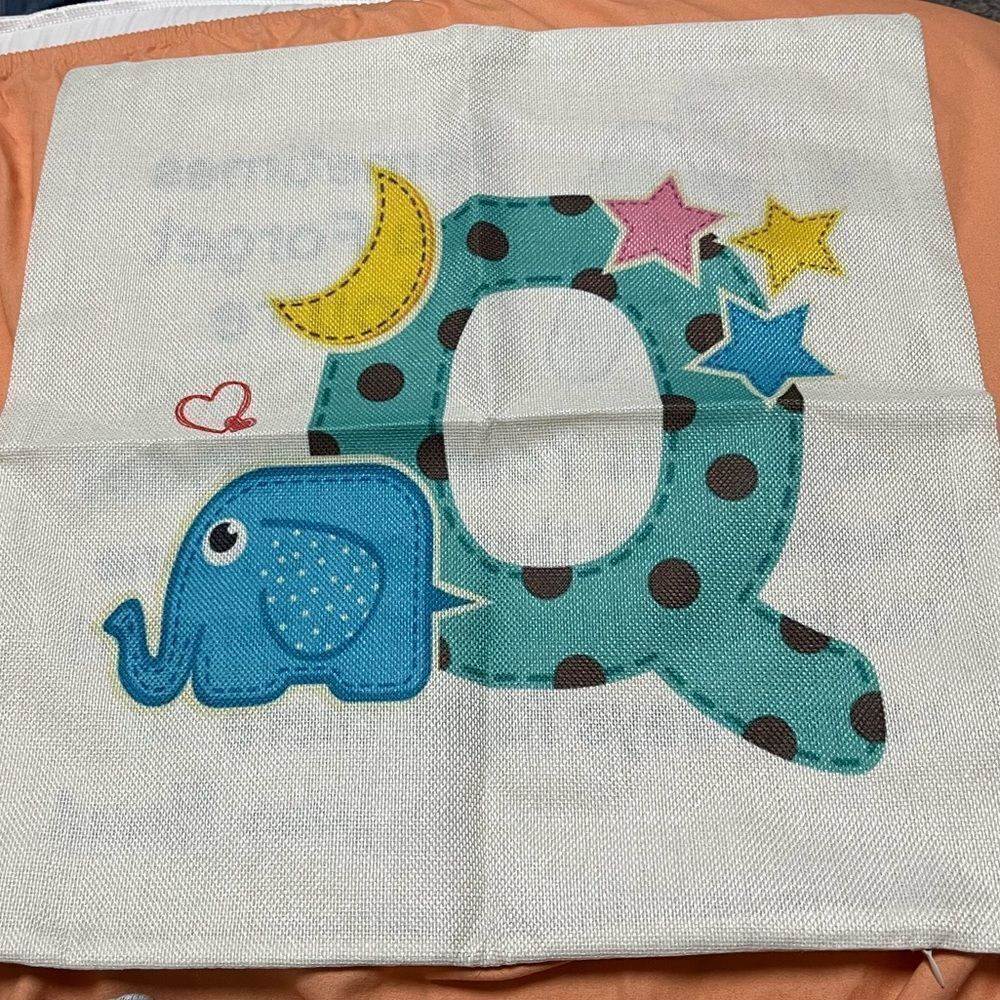 Letter Q Pillow Cover. Linen 18x18